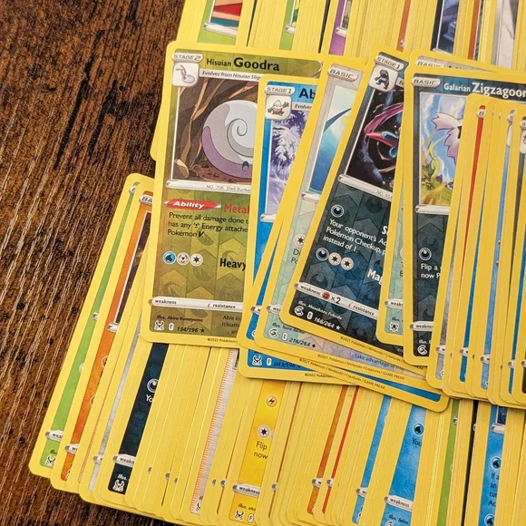 200 Pokemon Cards Lot - Pokemon Trading Cards Collection Sword And Shield bulk - Picture 10 of 15